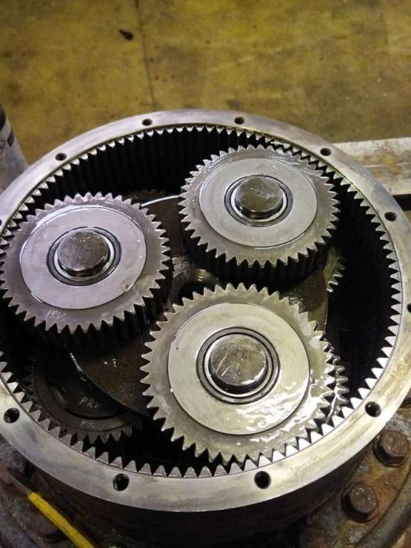 Traction drive for Volvo Ec140 Photo 3