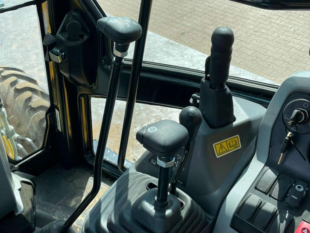Caterpillar 424 Photo 22