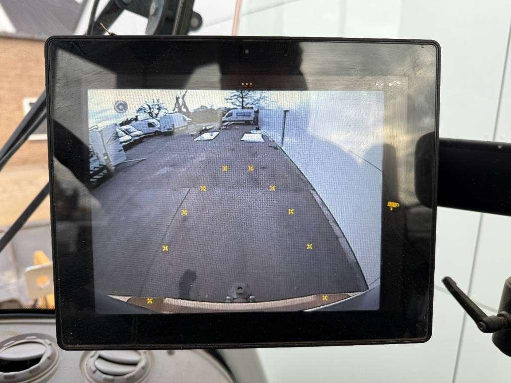 Volvo L60H - Backup Camera / Quick Coupler Photo 11