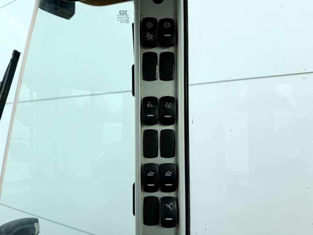 Volvo L60H - Backup Camera / Quick Coupler Photo 14