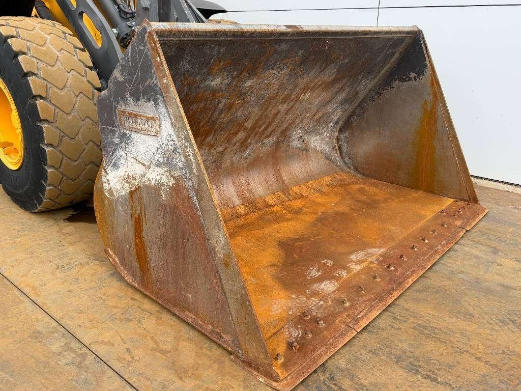 Volvo L60H - Backup Camera / Quick Coupler Photo 16