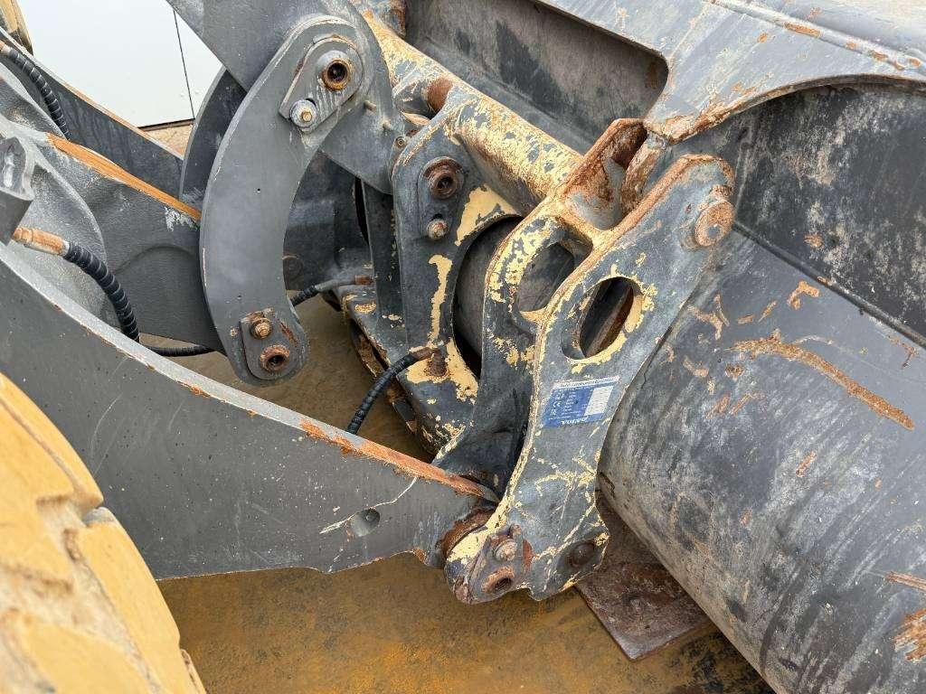 Volvo L60H - Backup Camera / Quick Coupler Photo 19