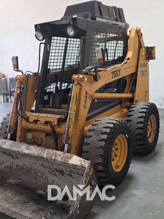 Case 75XT Photo 1