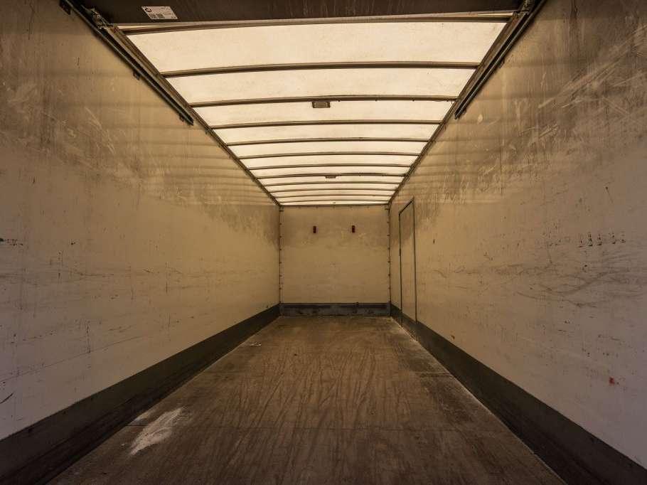 Renault D26.320-6x2+DHOLLANDIA 2T. Photo 12