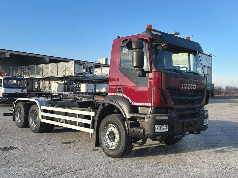 Iveco TRAKKER 450 6x4 Photo 22