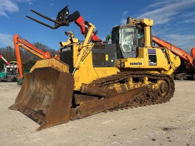 Komatsu D275AX sold by Massucco T. Srl