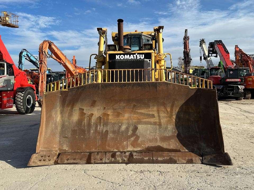 Komatsu D275AX Photo 18