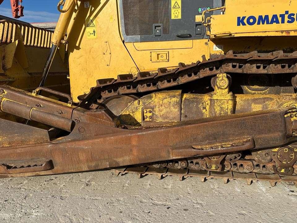 Komatsu D275AX Photo 6