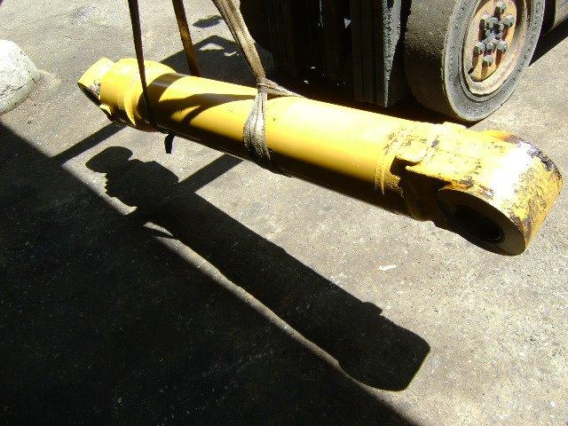 Arm cylinder (stick) for Caterpillar 320 B Photo 1