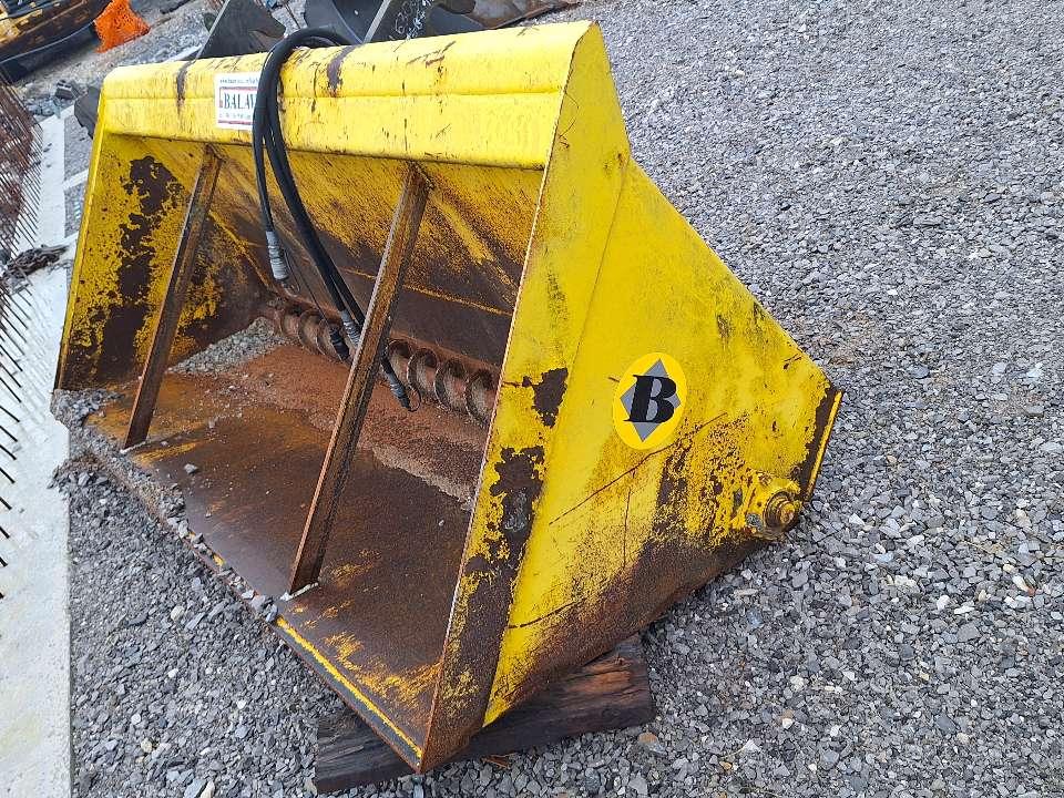 hook-on 2500 mm Embankment filling bucket Photo 3