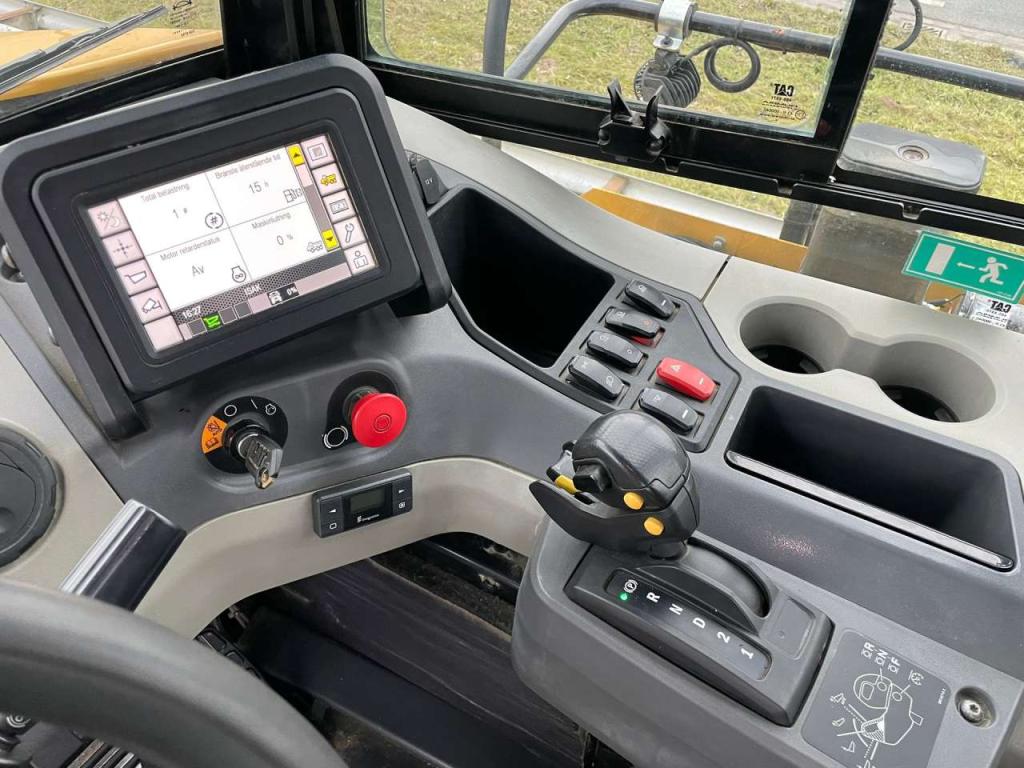 Caterpillar 745 04A Photo 13