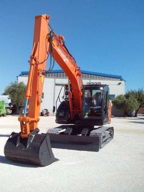 Hitachi ZX135US-6 Photo 5