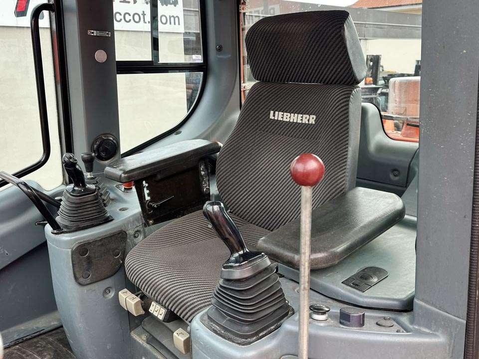 Liebherr LR634 Photo 14