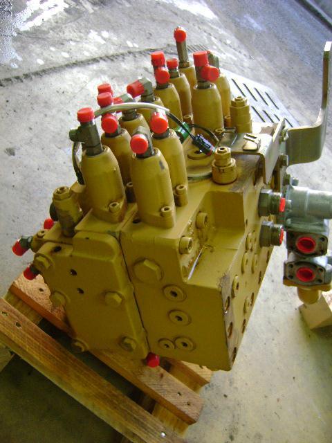 Hydraulic distributor for Caterpillar 315C Photo 3
