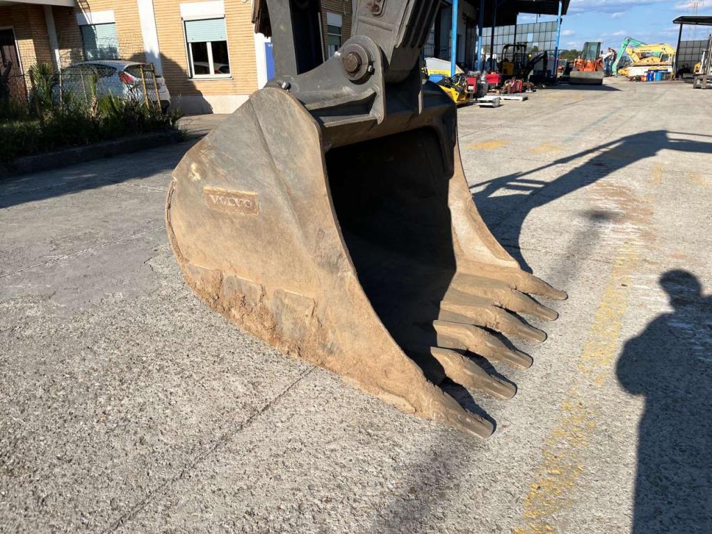 Volvo EC230FNL-5 Photo 16