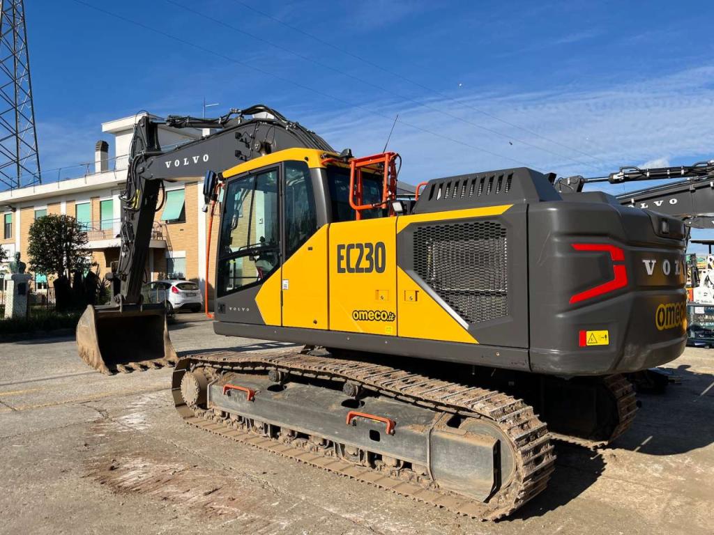 Volvo EC230FNL-5 Photo 3