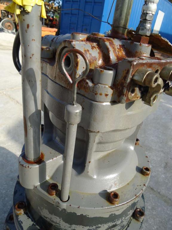 Turntable rotation motor for Hitachi ZAXIS 210N - 240N Photo 2
