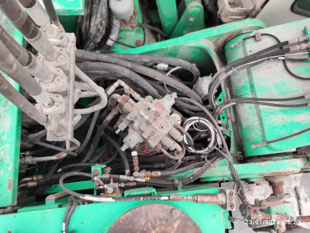Liebherr A924B Photo 12
