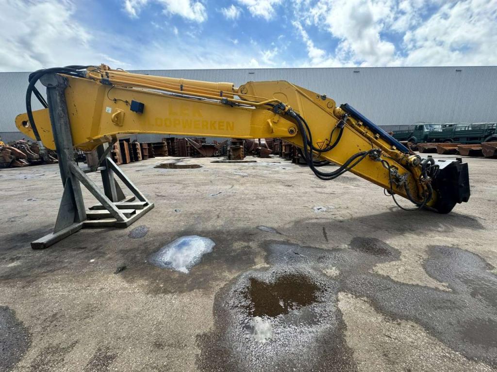 Komatsu PC490HRD-11 Photo 9