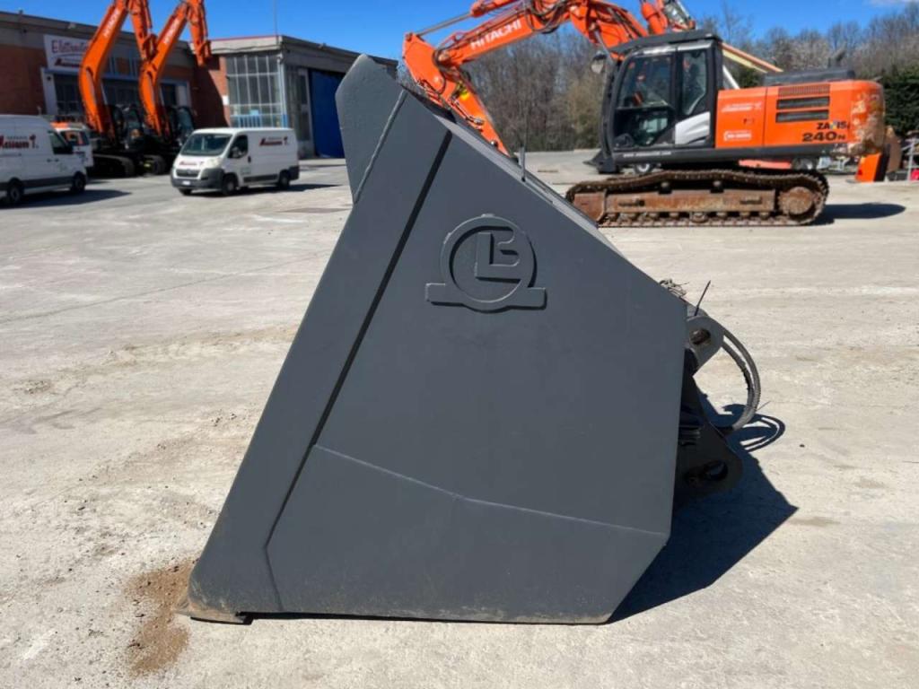Loader bucket Photo 2