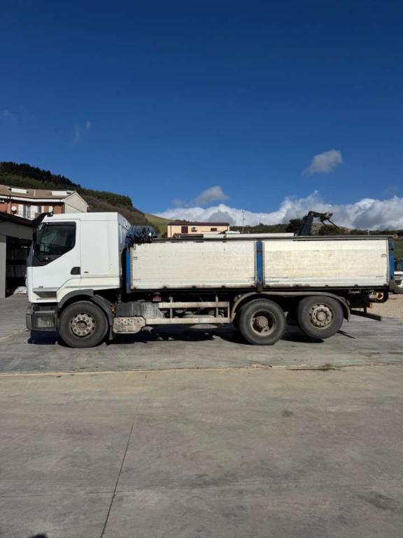 Renault 385 Photo 4