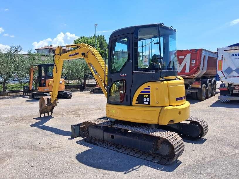 Komatsu PC50MR-2 Photo 3
