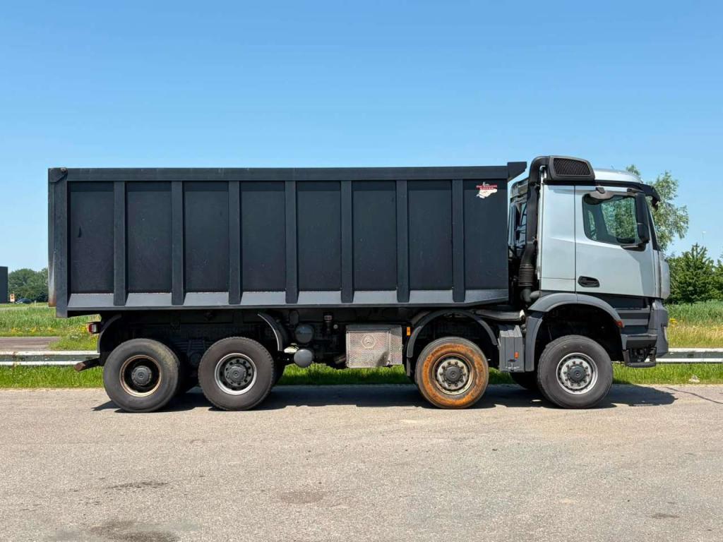Mercedes-Benz Arocs 4848 8x8 tipper Photo 6