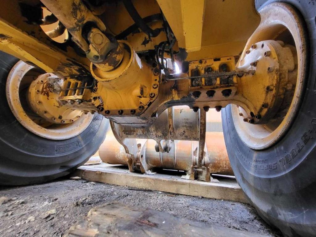 Volvo front axle VOE56005 for Volvo JL120H, JL120HZ, L110E... Photo 1