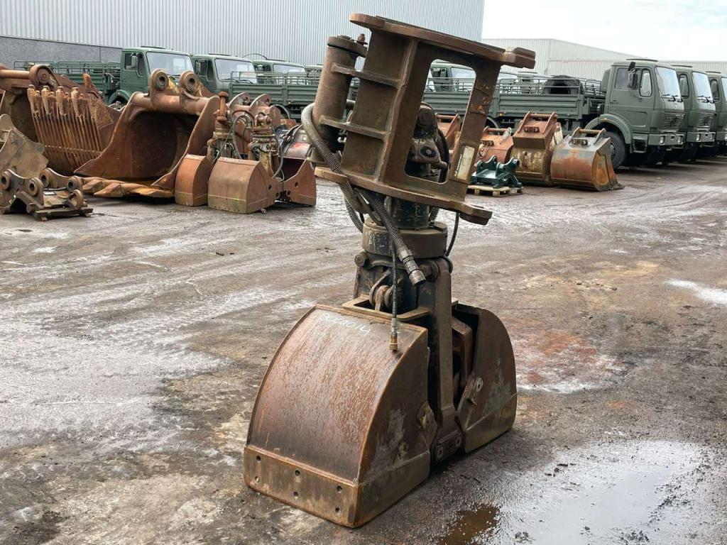 GGS35 Clamshell Bucket Photo 3