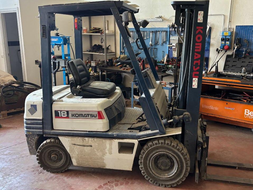 Komatsu 18D Photo 1