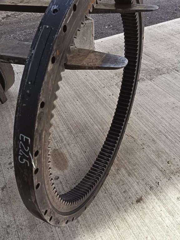Slewing ring for New Holland E 245 Photo 3