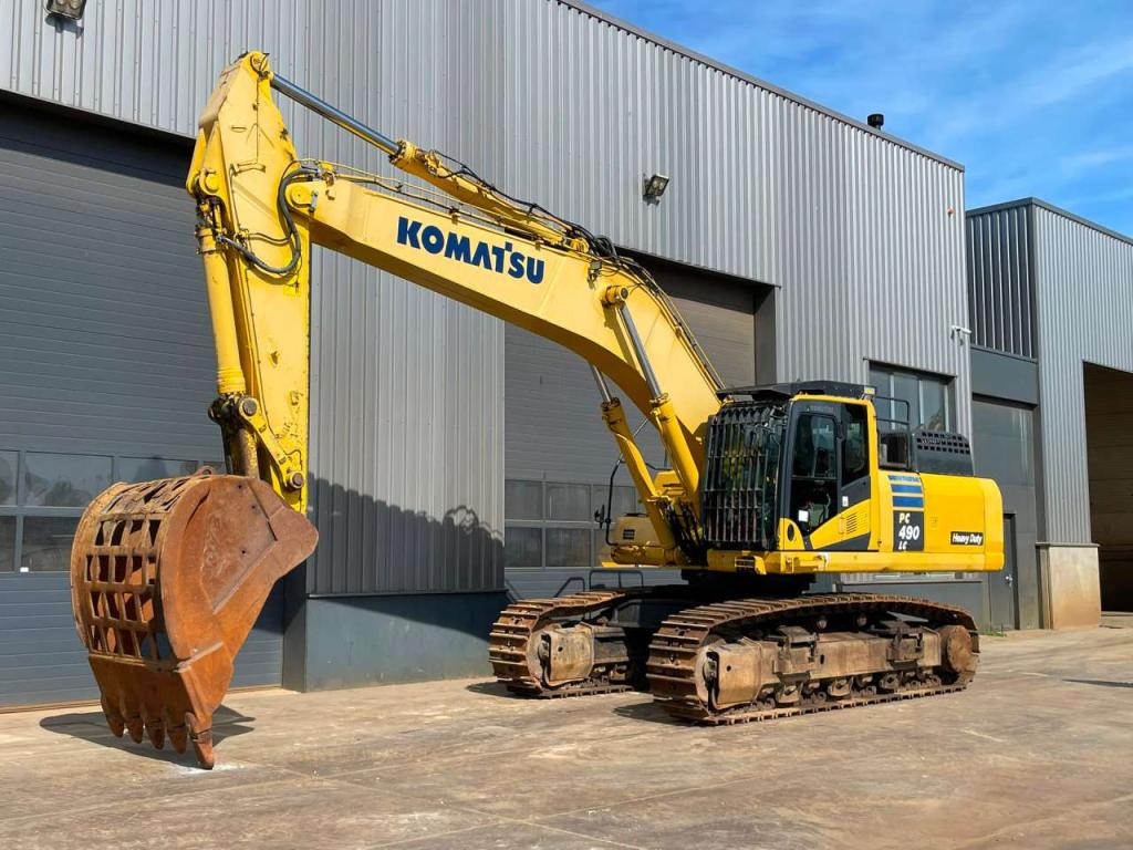 Komatsu PC490LC-10 Photo 2