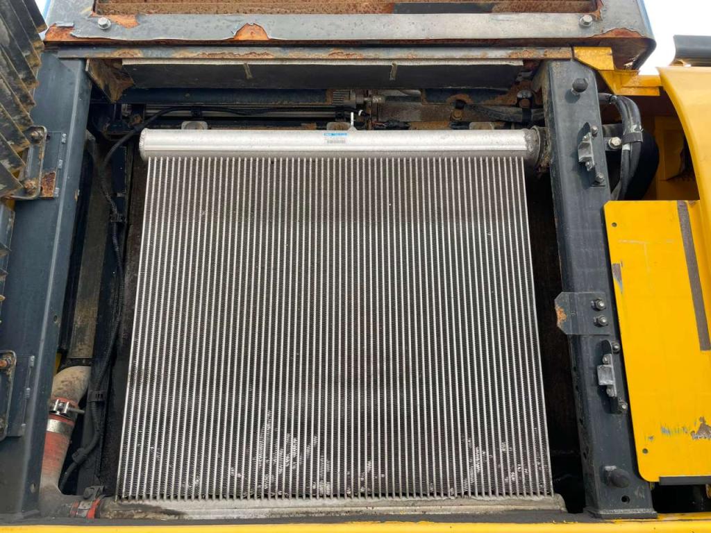 Komatsu PC490LC-10 Photo 28