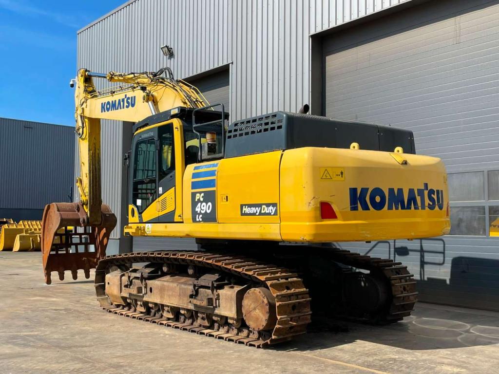 Komatsu PC490LC-10 Photo 3