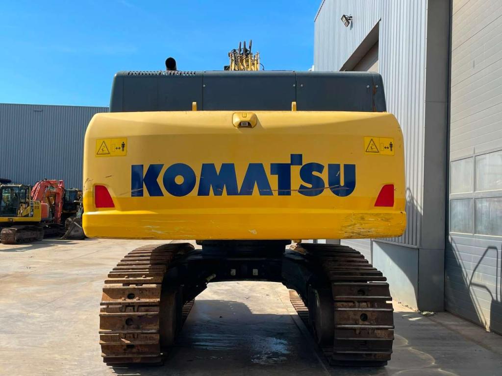 Komatsu PC490LC-10 Photo 4