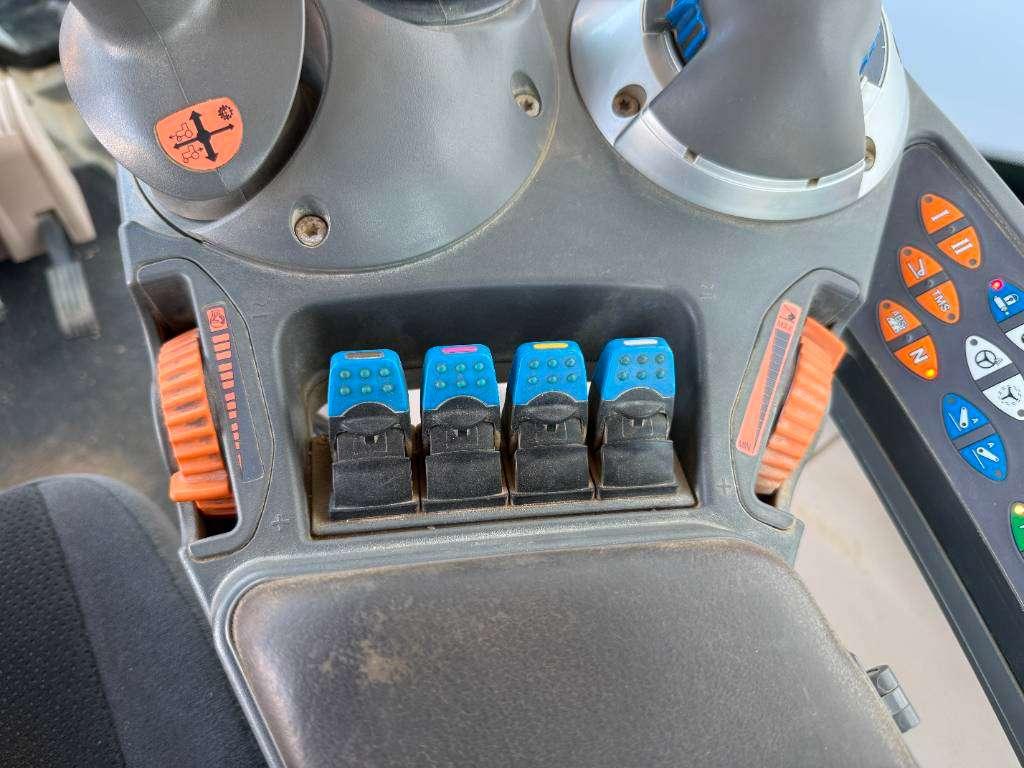 Fendt 936 Vario - Front Lift / 6 Hydraulic Valves Photo 14