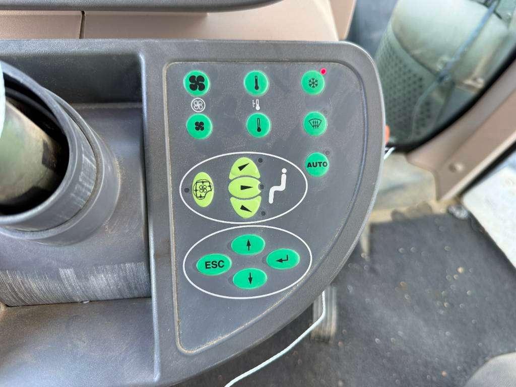 Fendt 936 Vario - Front Lift / 6 Hydraulic Valves Photo 16
