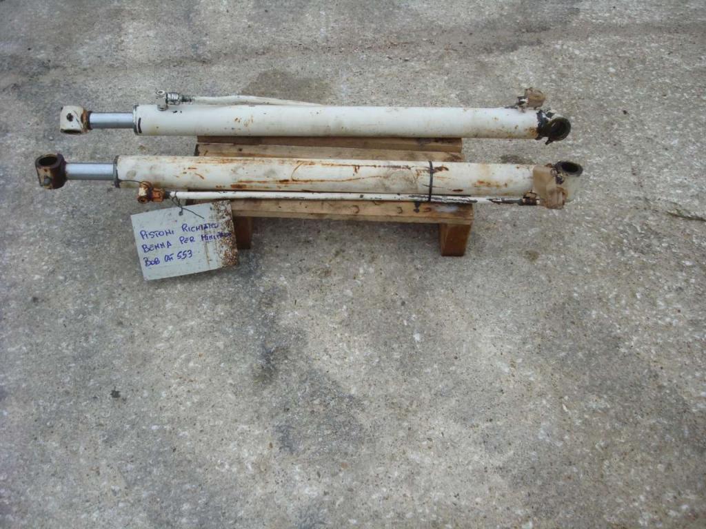 Bucket rotation piston for Bobcat 553 Photo 1