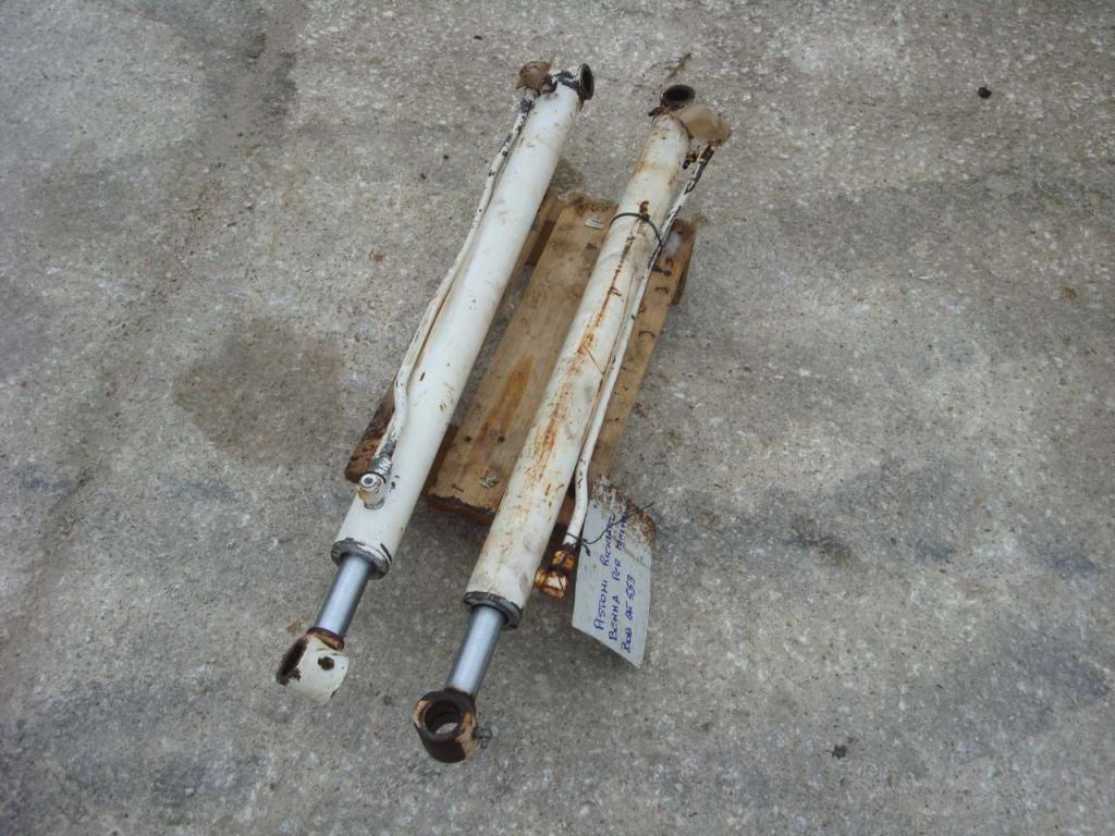 Bucket rotation piston for Bobcat 553 Photo 2