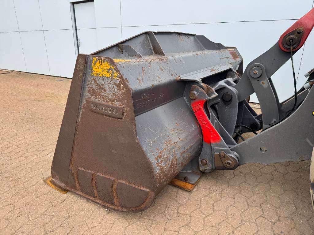 Volvo L90H - 3rd Function / Quick Coupler Photo 18