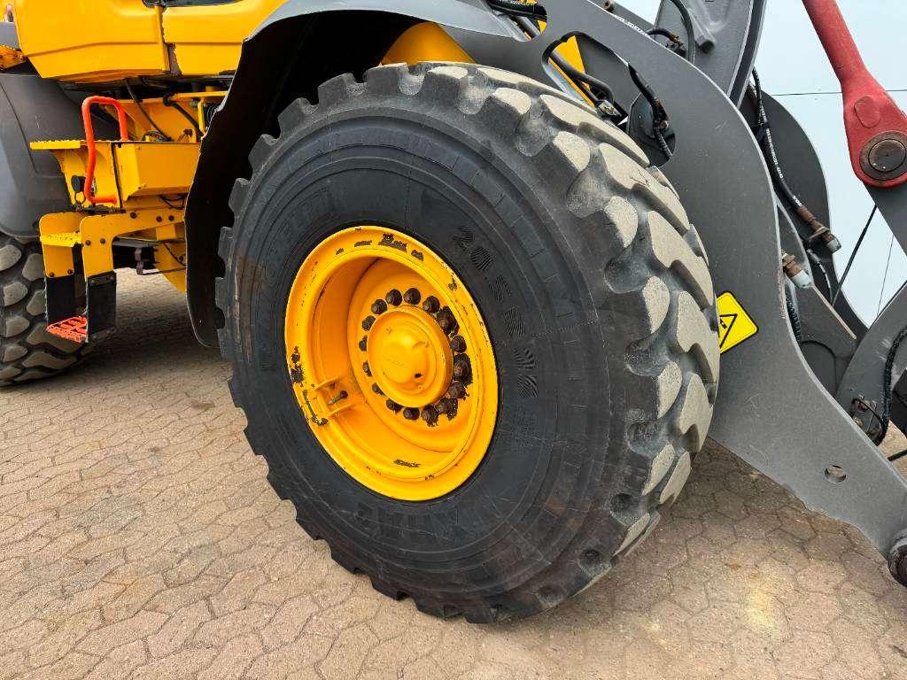 Volvo L90H - 3rd Function / Quick Coupler Photo 30
