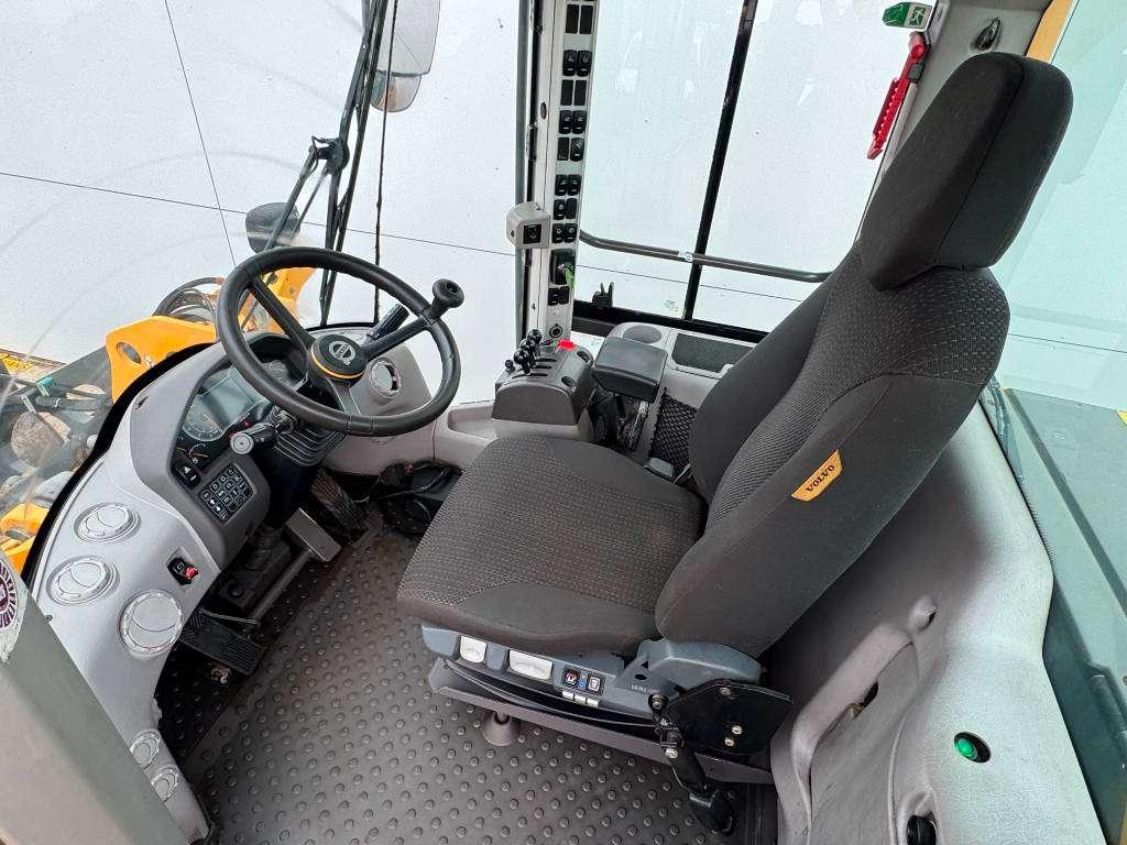 Volvo L90H - 3rd Function / Quick Coupler Photo 8