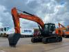 Hitachi ZX220LC-5G Photo 2 thumbnail