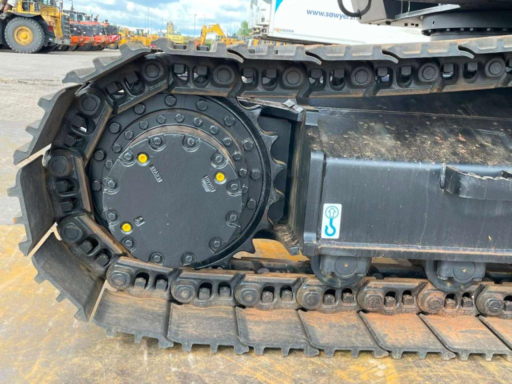Hitachi ZX220LC-5G Photo 11