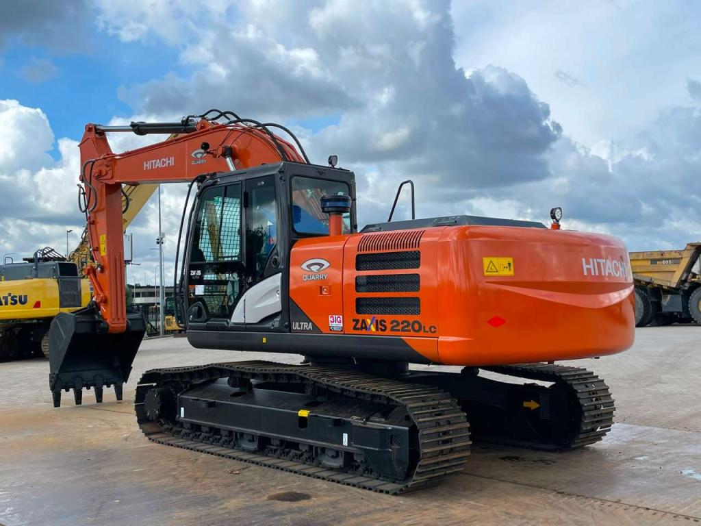 Hitachi ZX220LC-5G Photo 3