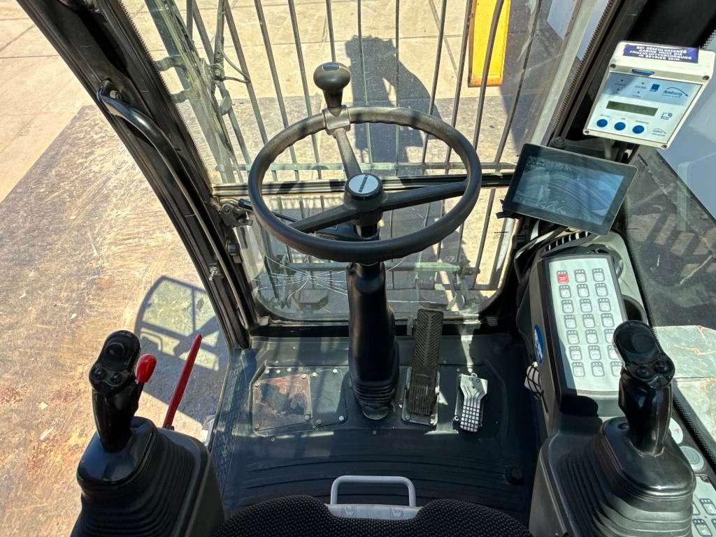 Liebherr LH22 Litronic - Automatic Greasing / Tilting Cab Photo 10