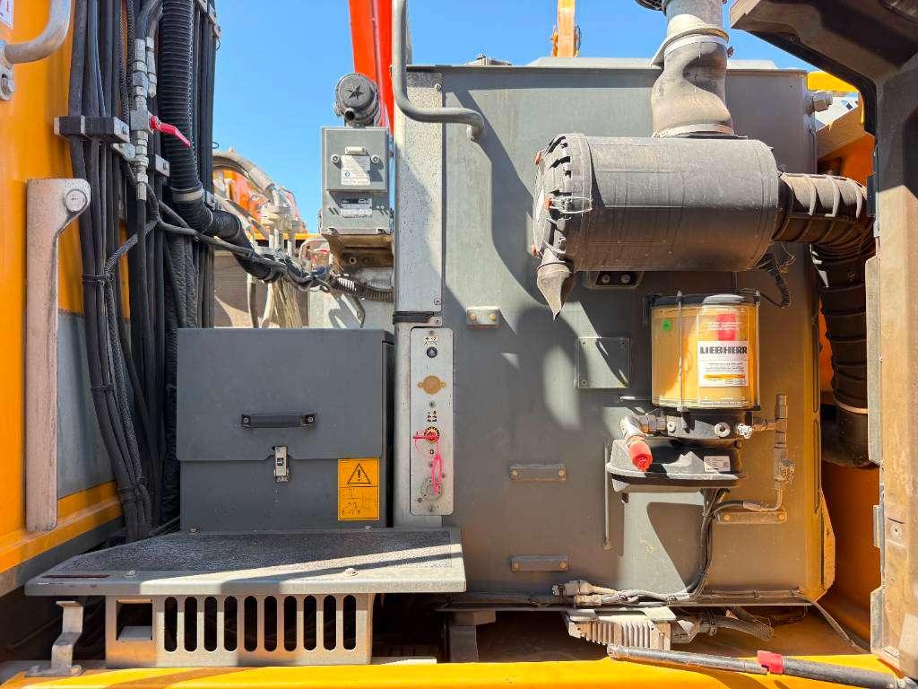 Liebherr LH22 Litronic - Automatic Greasing / Tilting Cab Photo 21