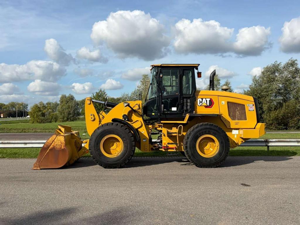 Caterpillar 930M Photo 1