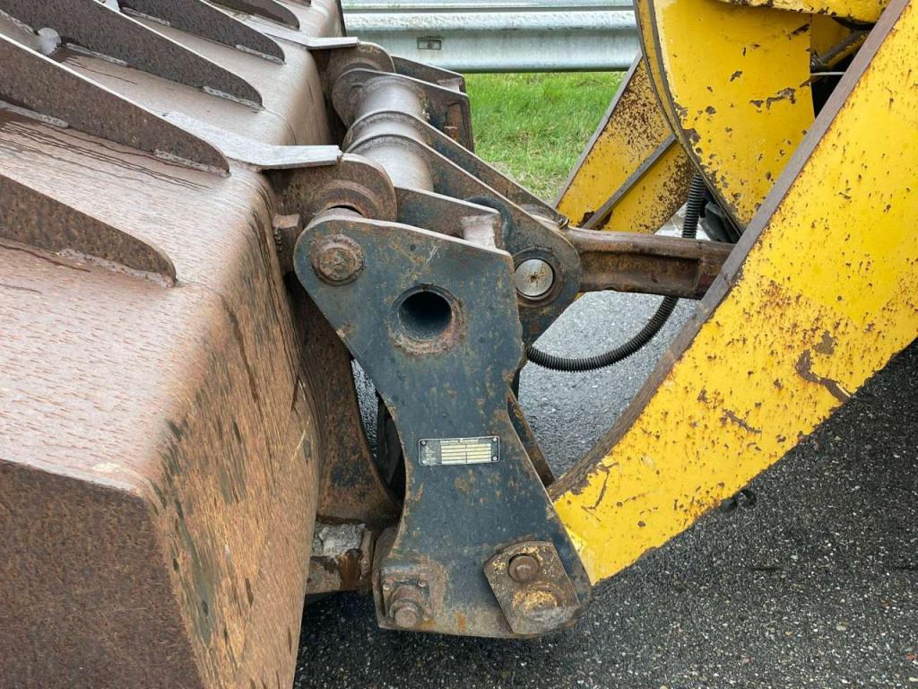 Komatsu WA380-5H Photo 10