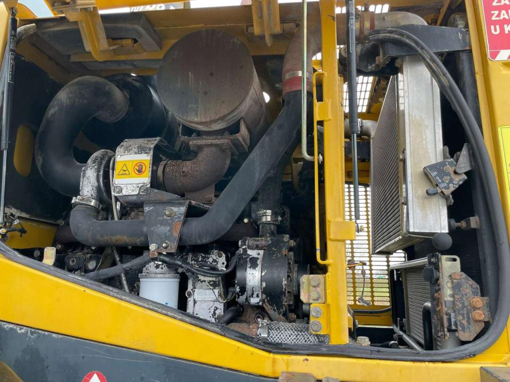 Komatsu WA380-5H Photo 22